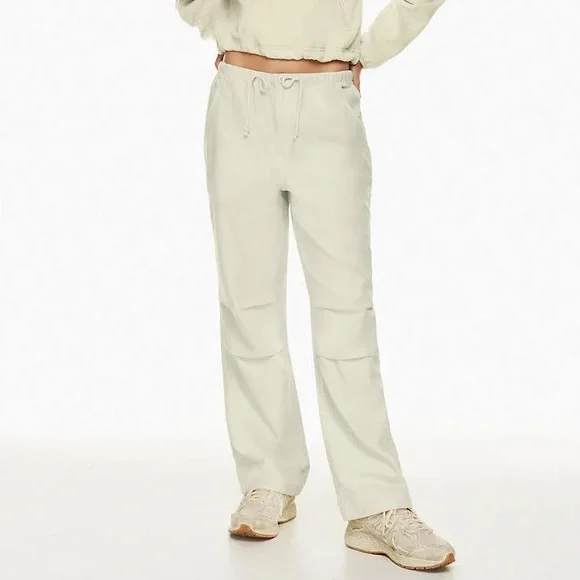 aritzia (Tna) pants カーゴパンツ xs オフホワイト3129 aritzia (Tna) pants カーゴパンツ xs オフホワイト3129